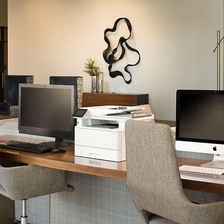 Embassy Suites Amarillo Downtown Bagian luar foto