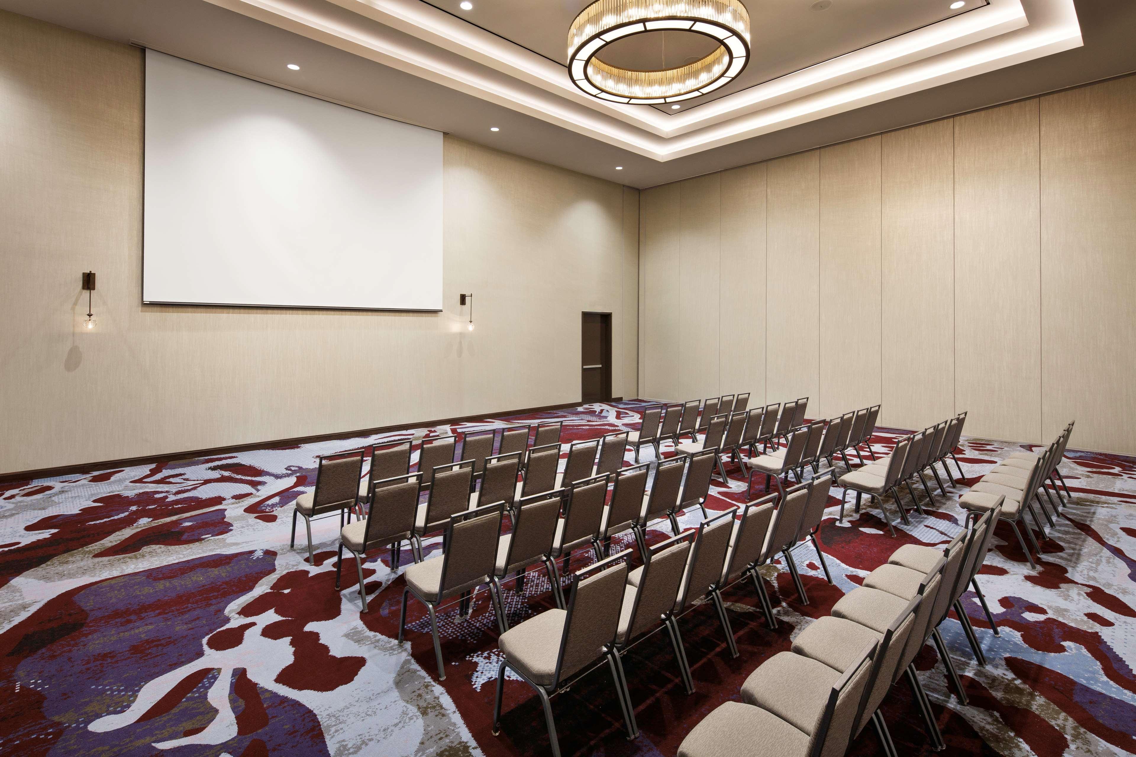 Embassy Suites Amarillo Downtown Bagian luar foto