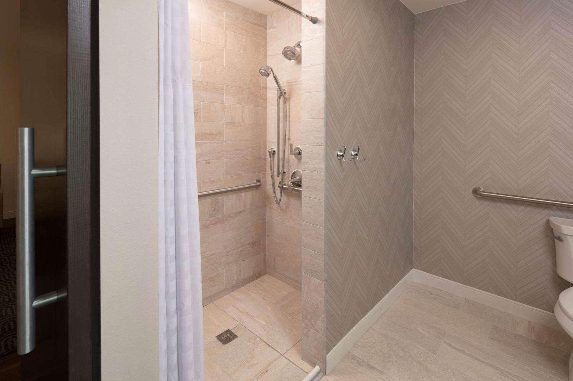 Embassy Suites Amarillo Downtown Bagian luar foto